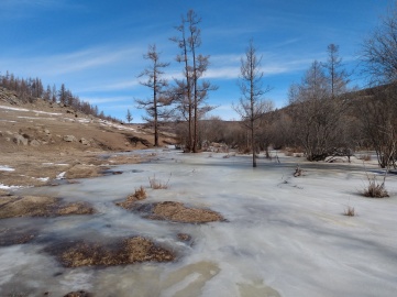 Frozen river outside Tsetserleg
